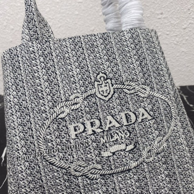 Prada專櫃新款小號黑色刺繡托特包 1BA343 普拉達手提購物袋 csp1421